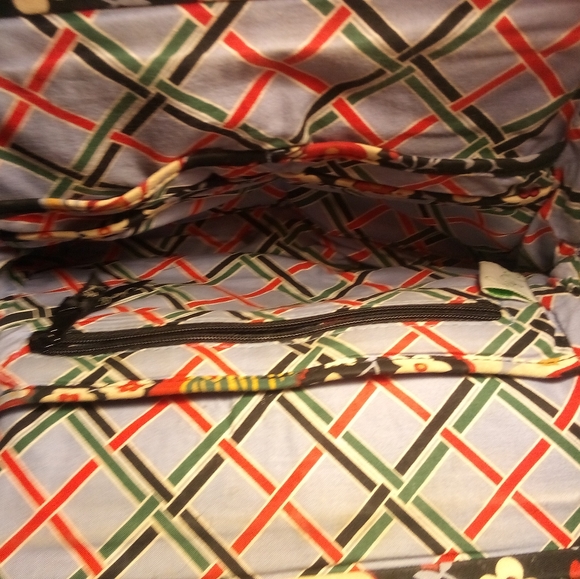 Vera Bradley - Picture 9 of 16